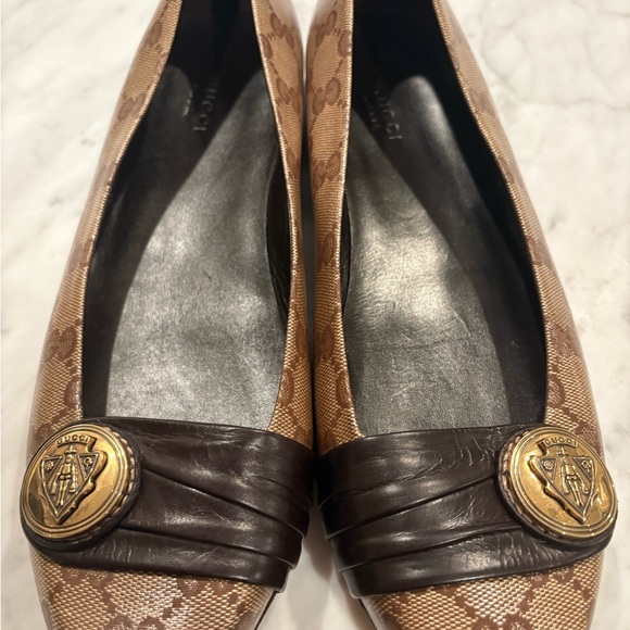 Gucci Brown Leather Flats with Medallion Design - Picture 8 of 8